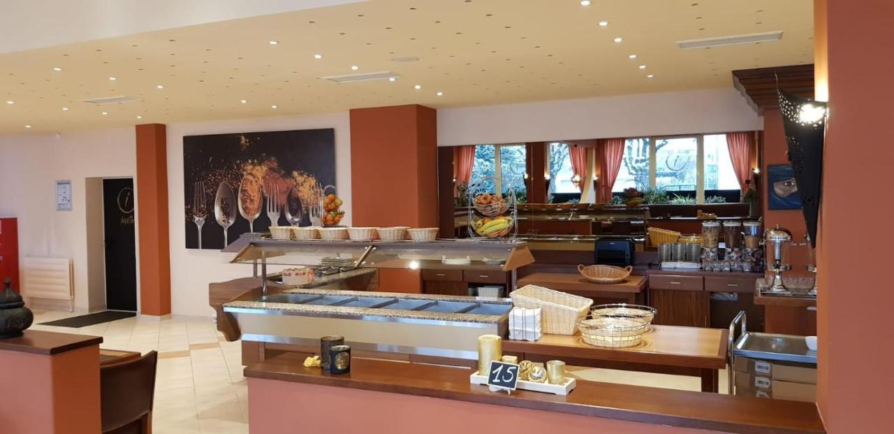 Hotel Imota นอยวิท ภายนอก รูปภาพ